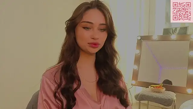 Sofia Plump online show from 03/12/26, 09:35