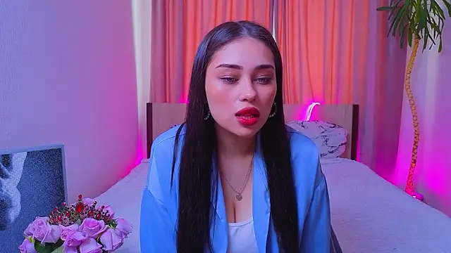 Snapshot of Sofia_Plump chatting on 02/17/26, 09:39 Sofia Plump online show from 02/17/26, 09:39