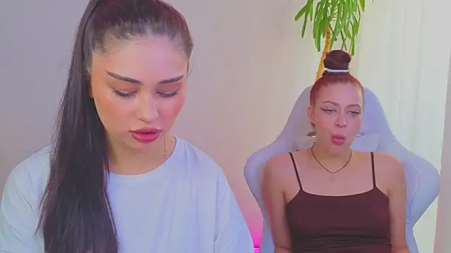 Sofia Plump online show from 05/06/26, 10:08