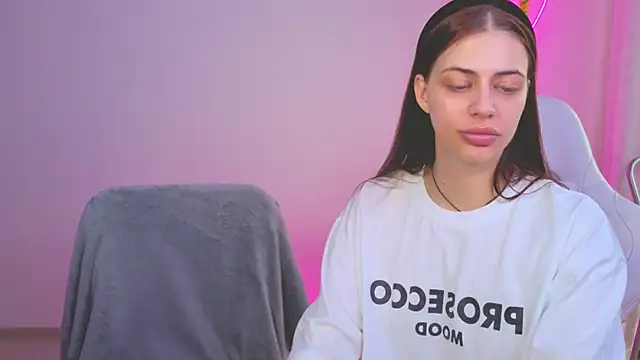 Sofia Plump online show from 04/21/26, 10:00