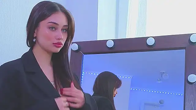 Sofia Plump online show from 03/05/26, 12:13