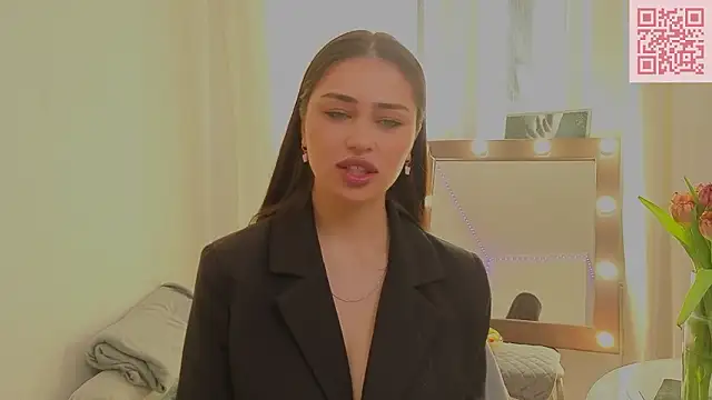 Sofia Plump online show from 03/11/26, 09:03