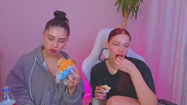 Sofia Plump online show from 05/06/26, 10:14