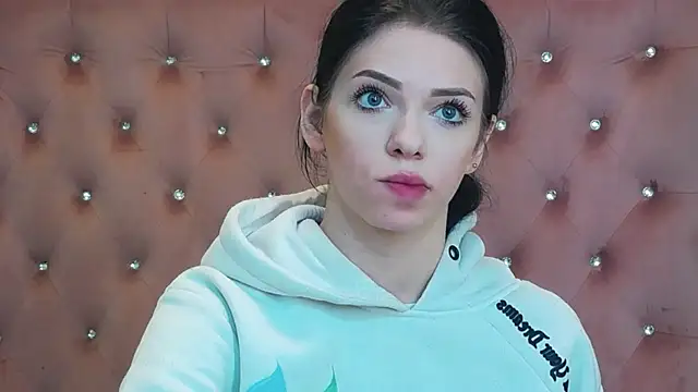 Snapshot of PeachyElla26 chatting on 02/20/26, 10:39 PeachyElla26 online show from 02/20/26, 10:39