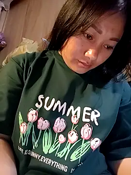 Snapshot of HUONG19999 chatting on 02/28/26, 03:11 HUONG19999 online show from 02/28/26, 03:11