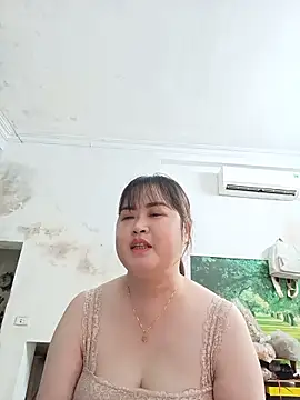 Snapshot of Kee-kimlee chatting on 06/19/26, 10:10 Kee-kimlee online show from 06/19/26, 10:10