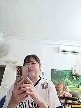 Snapshot of Kee-kimlee chatting on 07/10/26, 11:32 Kee-kimlee online show from 07/10/26, 11:32