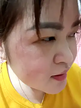 Snapshot of Kee-kimlee chatting on 02/14/26, 02:12 Kee-kimlee online show from 02/14/26, 02:12