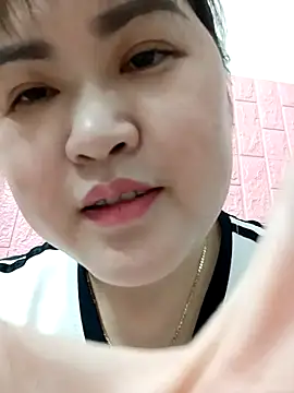 Snapshot of Kee-kimlee chatting on 02/19/26, 02:08 Kee-kimlee online show from 02/19/26, 02:08