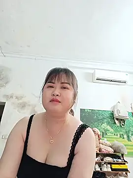 Snapshot of Kee-kimlee chatting on 07/05/26, 08:37 Kee-kimlee online show from 07/05/26, 08:37