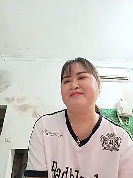 Snapshot of Kee-kimlee chatting on 06/11/26, 02:53 Kee-kimlee online show from 06/11/26, 02:53