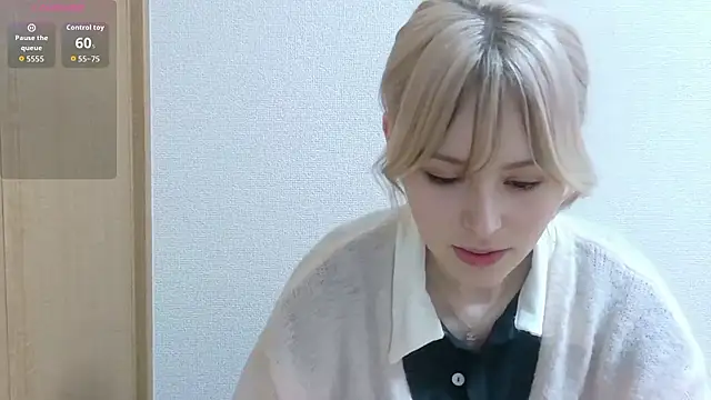 Snapshot of e_ri_ka93 chatting on 05/26/26, 01:31 e ri ka93 online show from 05/26/26, 01:31