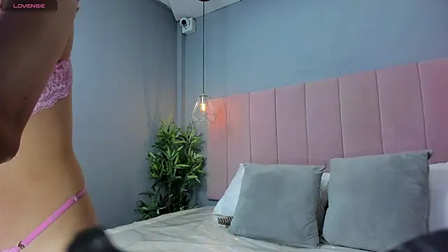 ChloeStars  online show from 04/15/26, 09:15