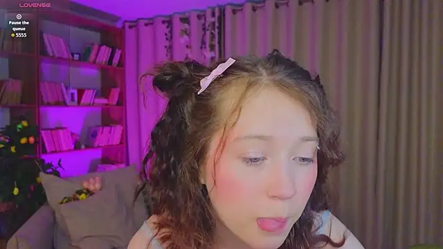 MmollyMay online show from 04/04/26, 10:22