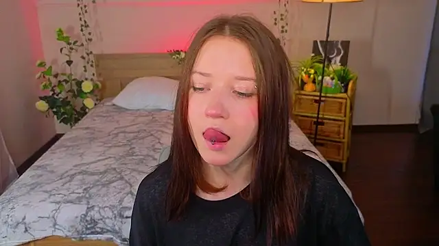 MmollyMay online show from 03/28/26, 10:27