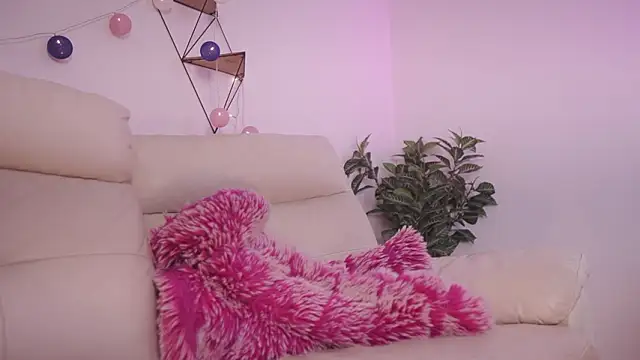 Shopie Colucci online show from 03/10/26, 08:46