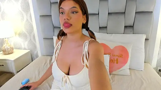 keiira foxxx online show from 04/14/26, 11:37