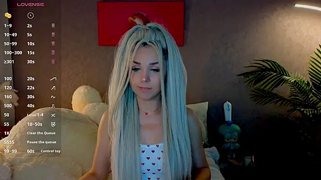 Snapshot of Sonya-Love chatting on 05/27/26, 08:16 Sonya-Love online show from 05/27/26, 08:16