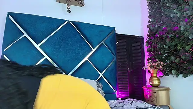 AlexaRousse4u online show from 04/18/26, 02:58