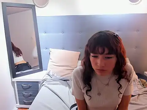 Lola lopezx online show from 02/10/26, 08:41