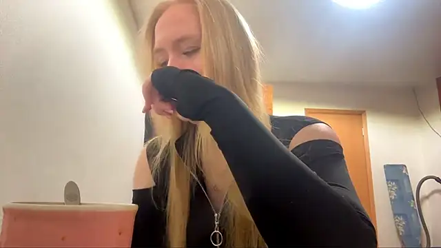 Snapshot of RoseBakeer chatting on 02/22/26, 07:37 RoseBakeer online show from 02/22/26, 07:37