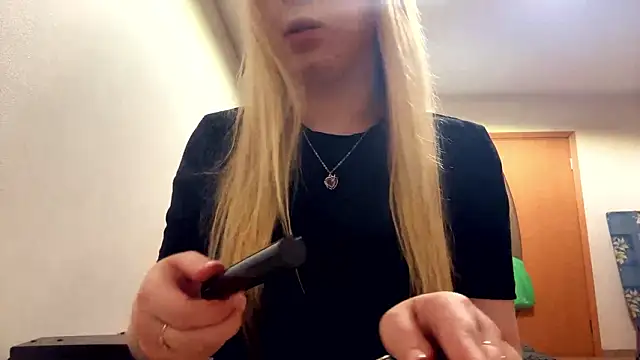 Snapshot of RoseBakeer chatting on 02/27/26, 09:03 RoseBakeer online show from 02/27/26, 09:03