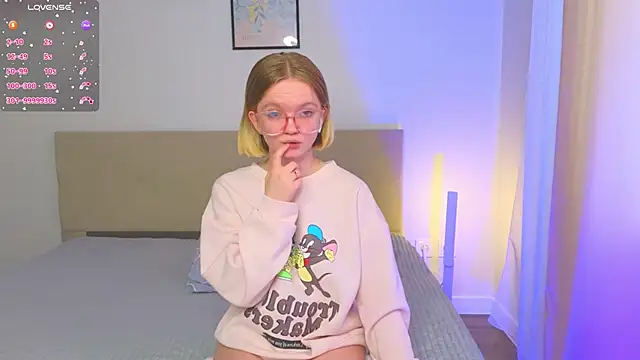 Snapshot of StellaBunny chatting on 02/17/26, 10:23 StellaBunny online show from 02/17/26, 10:23