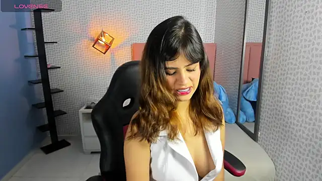 KAROLAGREY online show from 03/28/26, 12:28