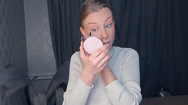 Snapshot of CarmenLipkin chatting on 02/22/26, 10:00 CarmenLipkin online show from 02/22/26, 10:00