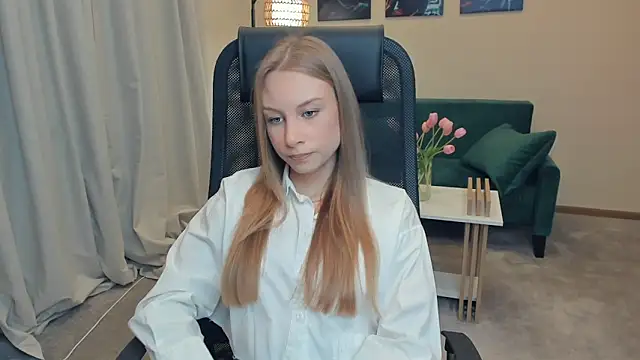 Snapshot of CarmenLipkin chatting on 02/12/26, 02:28 CarmenLipkin online show from 02/12/26, 02:28