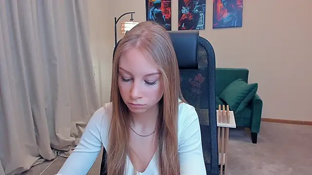 Snapshot of CarmenLipkin chatting on 02/10/26, 01:54 CarmenLipkin online show from 02/10/26, 01:54