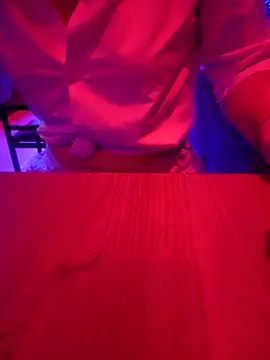 giloirinha5 online show from 04/04/26, 01:45