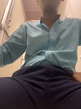 Snapshot of Dazzling_dude chatting on 02/22/26, 06:20 Dazzling dude online show from 02/22/26, 06:20