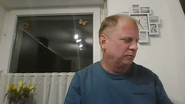 Snapshot of Demik71 chatting on 03/27/26, 11:27 Demik71 online show from 03/27/26, 11:27
