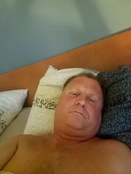 Snapshot of Demik71 chatting on 02/11/26, 06:46 Demik71 online show from 02/11/26, 06:46