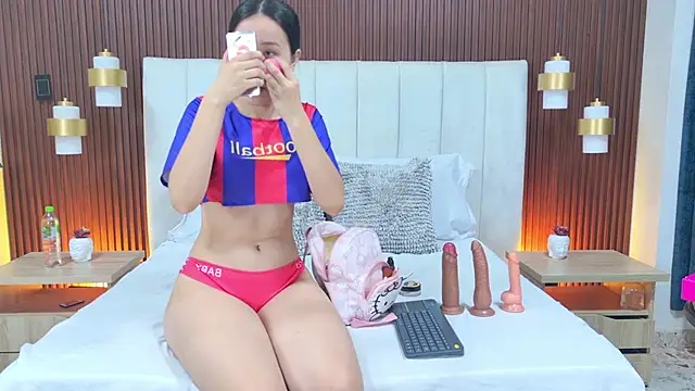 Brisa Silva online show from 04/10/26, 11:39