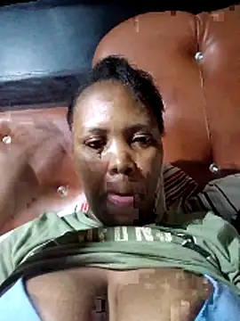 Snapshot of lovemore29 chatting on 02/21/26, 08:00 lovemore29 online show from 02/21/26, 08:00