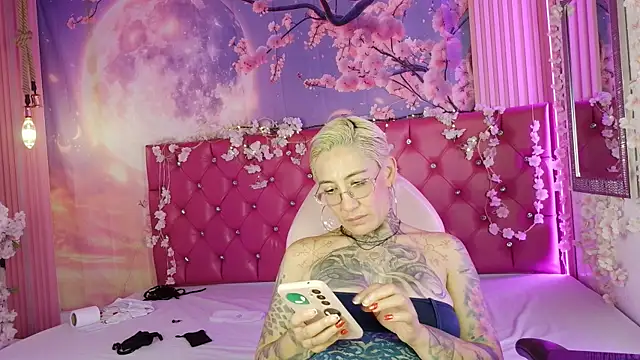 Everlyn sexx online show from 04/18/26, 07:07