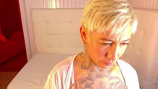 Everlyn sexx online show from 03/31/26, 01:35