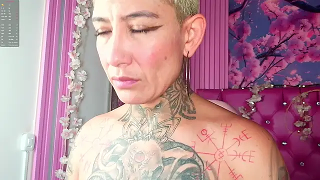 Everlyn sexx online show from 06/05/26, 07:41