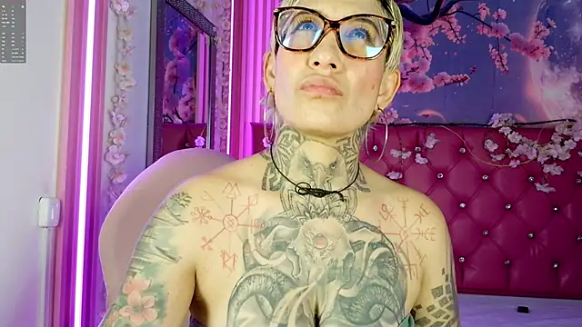 Everlyn sexx online show from 05/17/26, 01:55