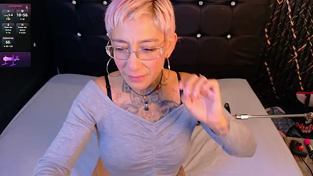 Everlyn sexx online show from 03/19/26, 12:27