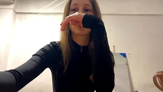 VickieKush online show from 02/17/26, 04:15