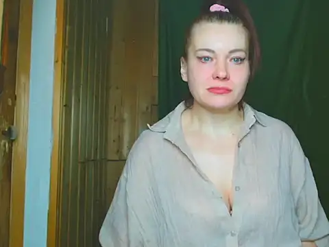 Snapshot of Milana9732 chatting on 02/28/26, 08:52 Milana9732 online show from 02/28/26, 08:52