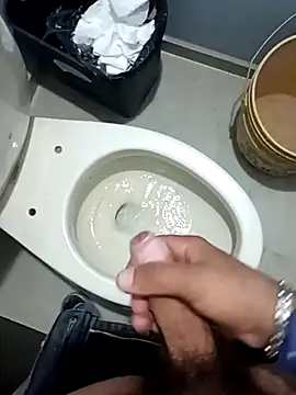 Snapshot of fercheyy chatting on 02/20/26, 11:17 fercheyy online show from 02/20/26, 11:17