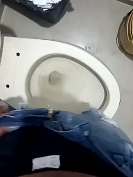 Snapshot of fercheyy chatting on 02/25/26, 04:18 fercheyy online show from 02/25/26, 04:18