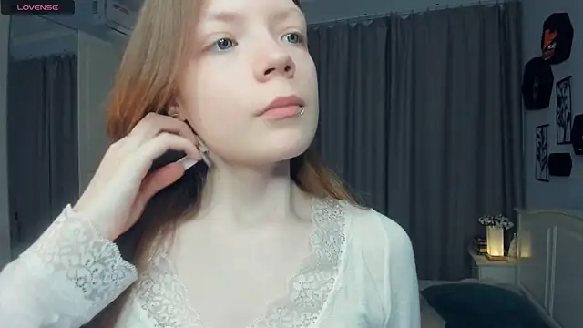 LavenderMitten online show from 05/11/26, 05:42
