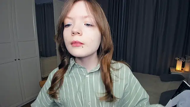 Snapshot of LavenderMitten chatting on 02/27/26, 05:07 LavenderMitten online show from 02/27/26, 05:07