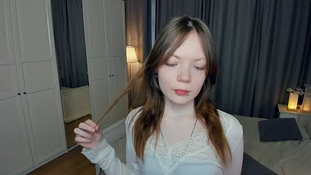 Snapshot of LavenderMitten chatting on 02/21/26, 05:20 LavenderMitten online show from 02/21/26, 05:20