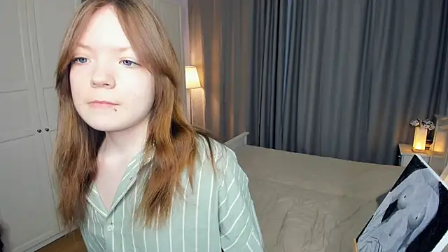 Snapshot of LavenderMitten chatting on 03/01/26, 05:07 LavenderMitten online show from 03/01/26, 05:07